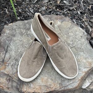 Steve Madden Slip-Ons